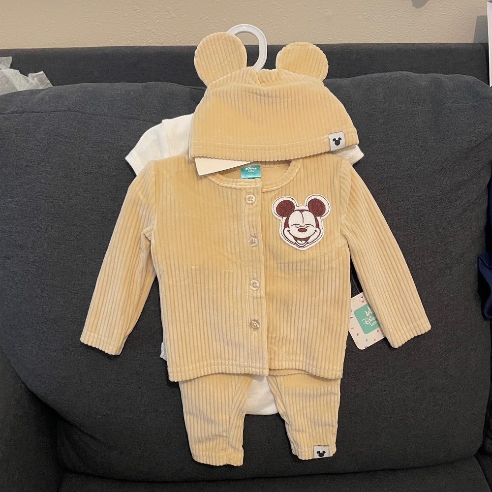 Disney Baby Mickey Mouse One Piece Jacket Pants Socks Hat Size 0-3 Months NWT